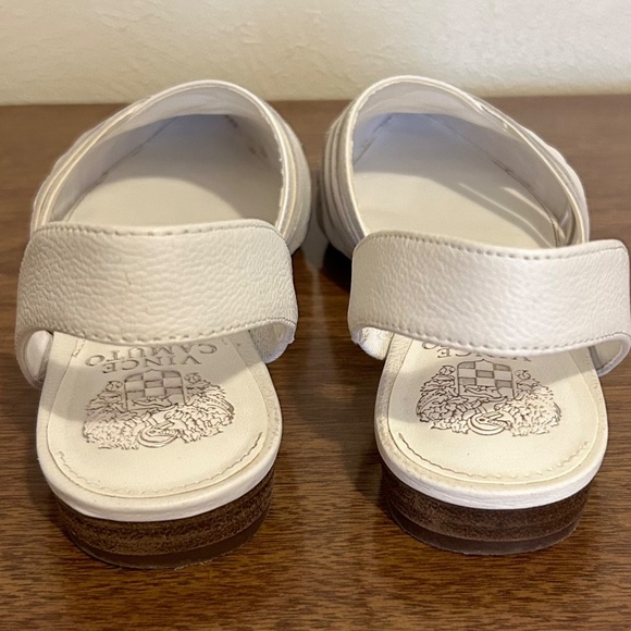 Vince Camuto white leather flats - Picture 4 of 5